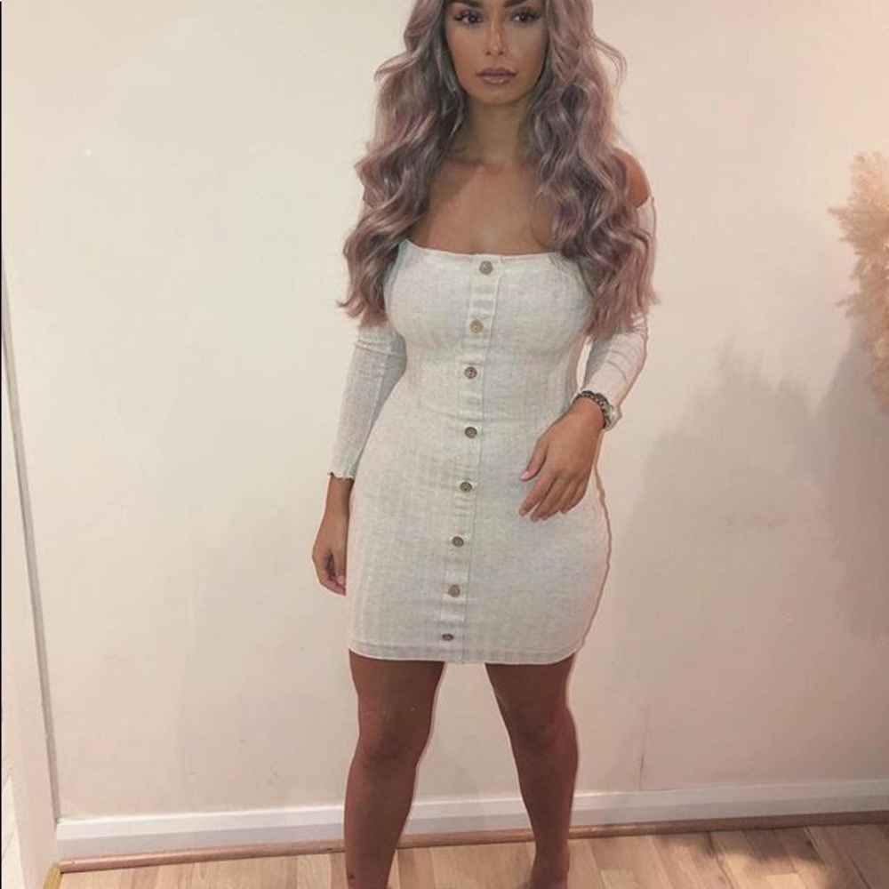 💕😍❤️MAKE AN OFFER! RIBBED BUTTON DRESS❤️😍💕 - Picture 2 of 4